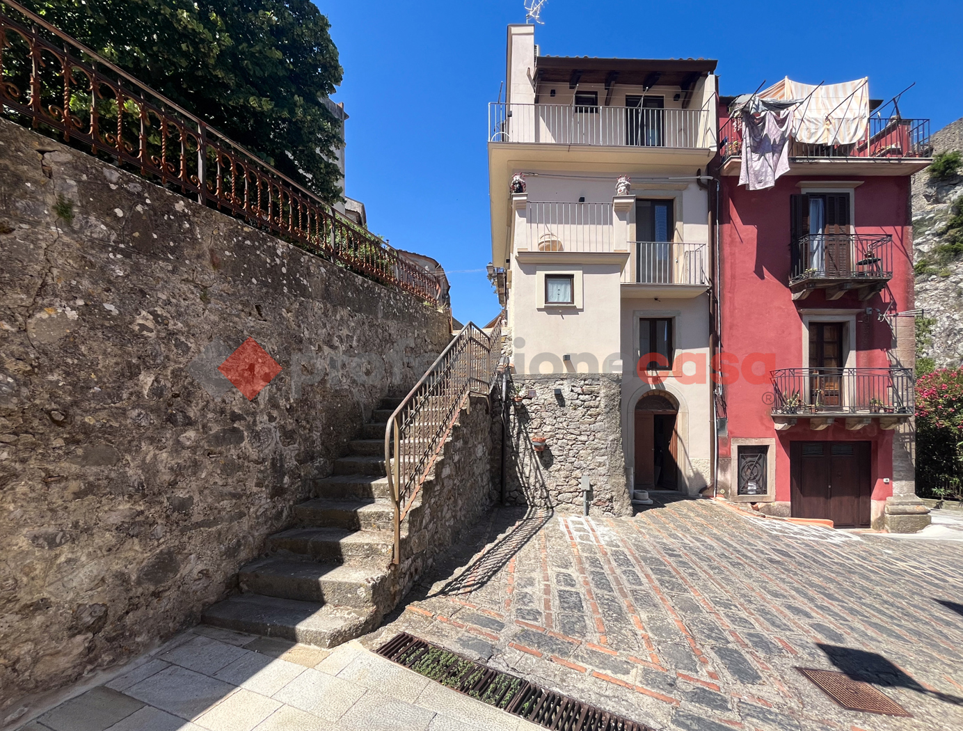 Casa indipendente in vendita a Novara di Sicilia