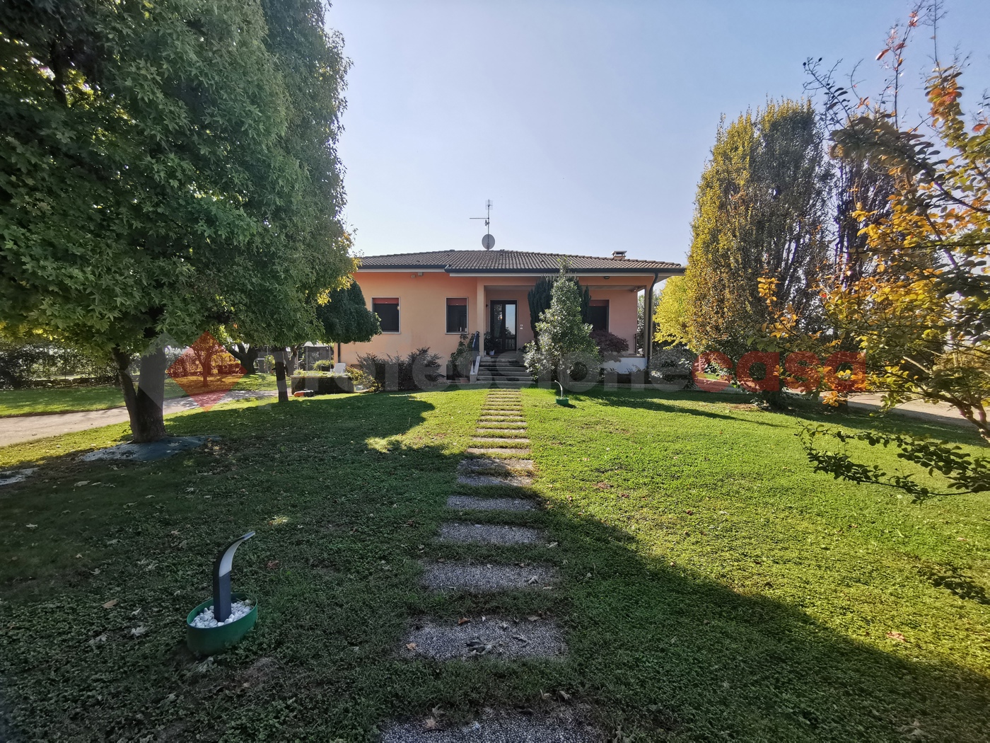 Villa con giardino a Sanguinetto