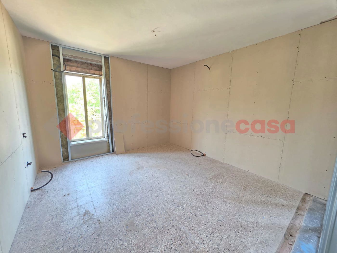Casa indipendente con giardino a Concamarise