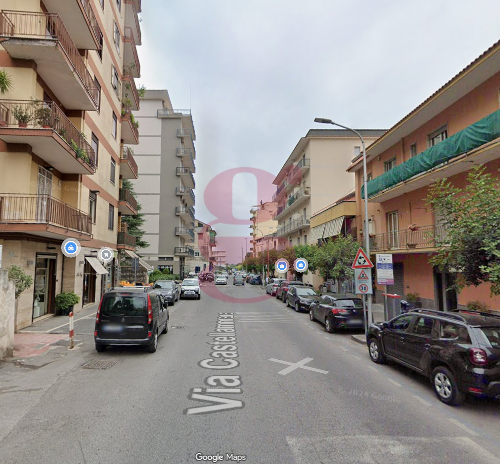 Box/Garage 30mq in vendita a Gragnano