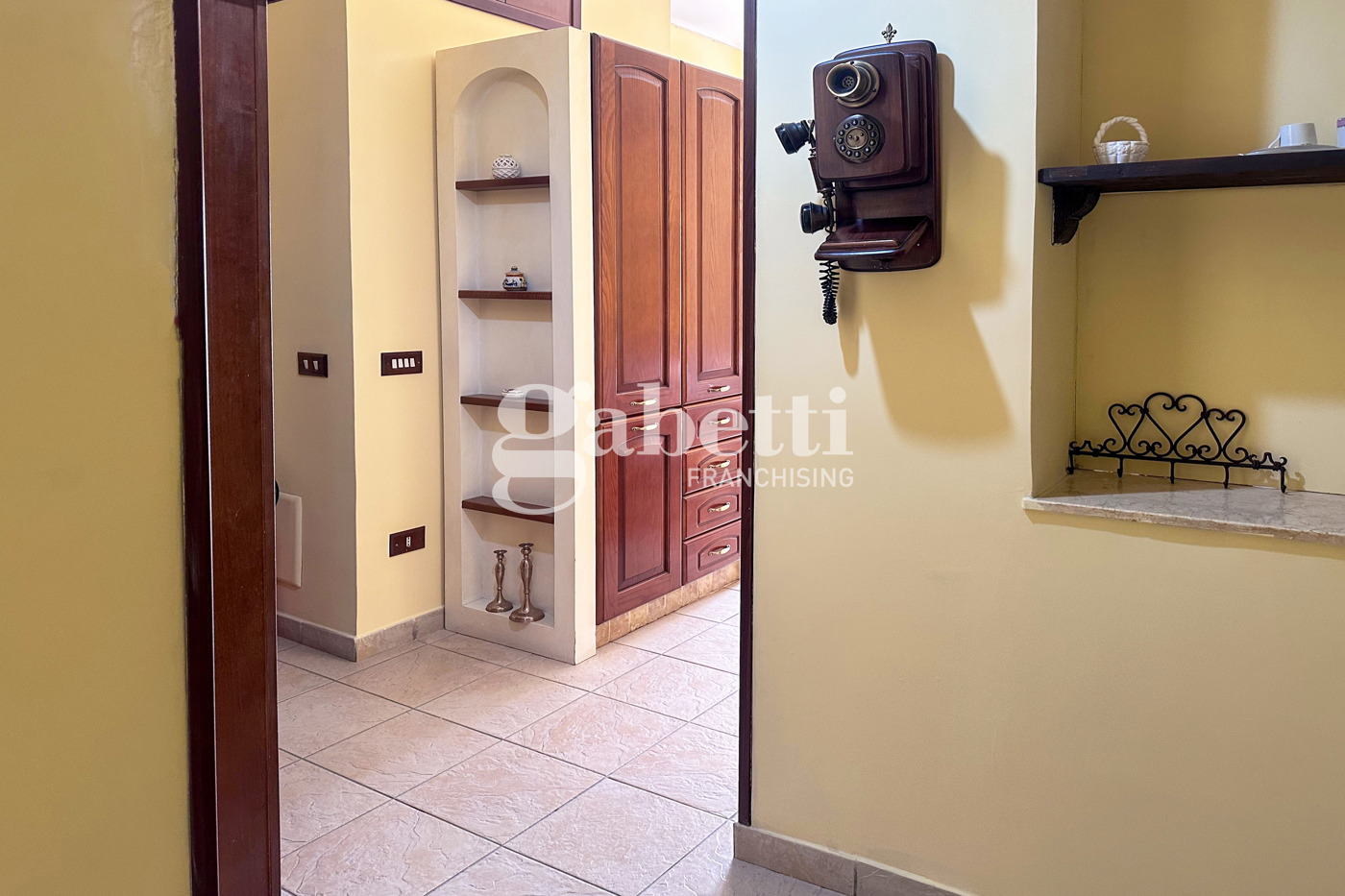 Bilocale arredato in affitto a Napoli