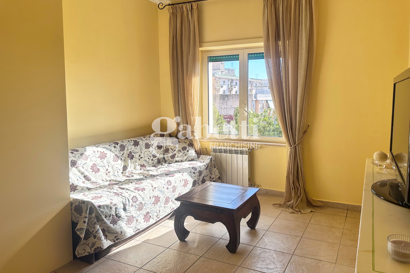 Bilocale arredato in affitto a Napoli