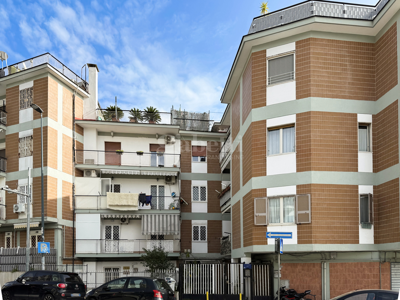 Trilocale ristrutturato a Napoli