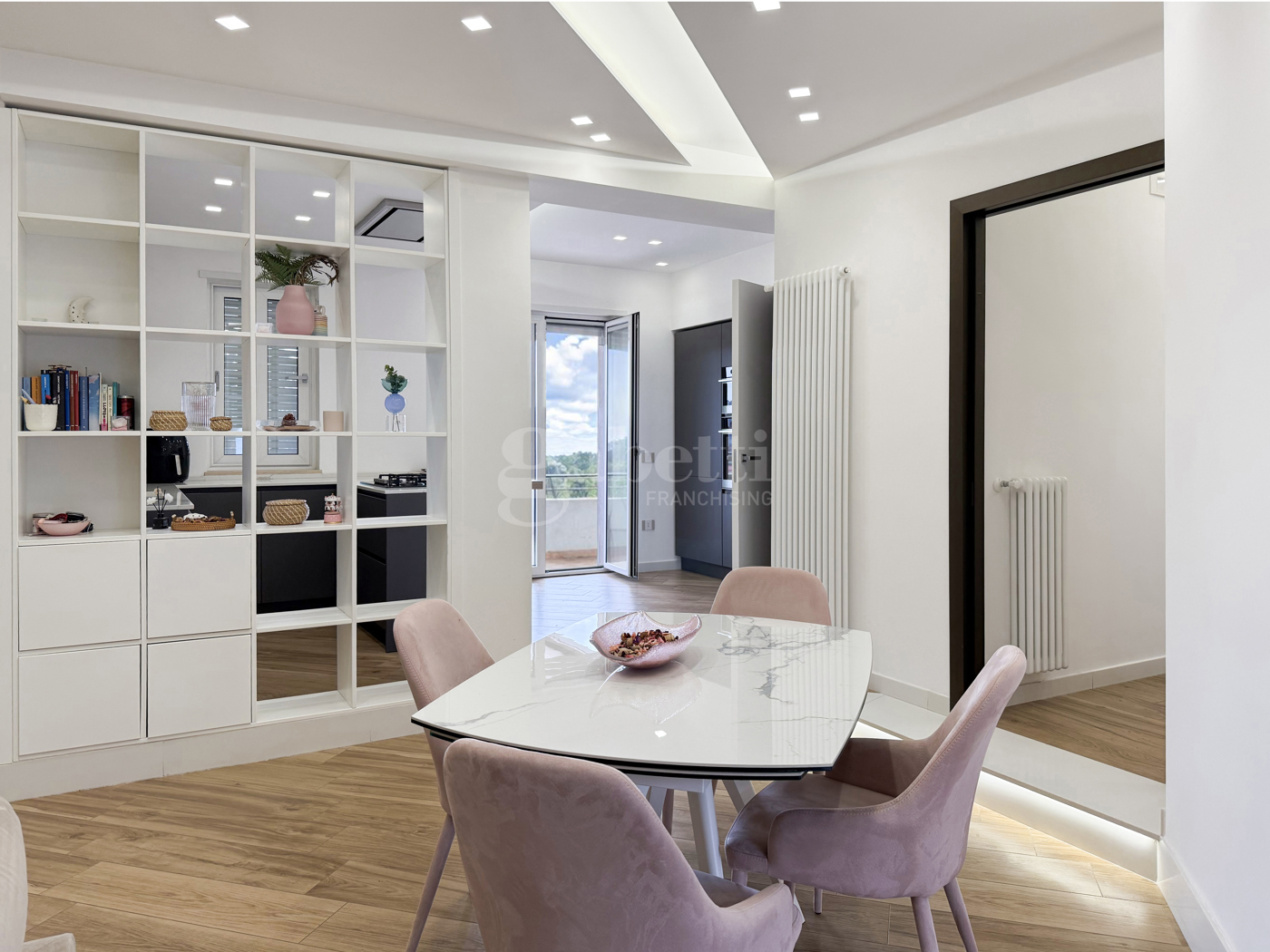 Trilocale ristrutturato a Napoli