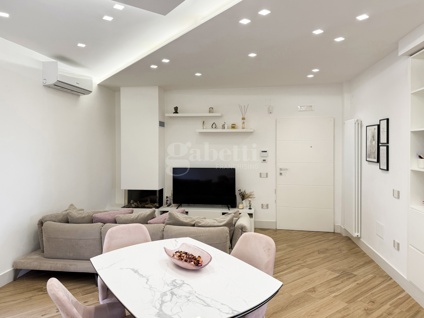 Trilocale ristrutturato a Napoli