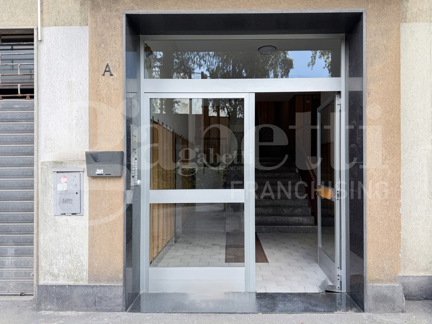 Negozio in affitto a Napoli