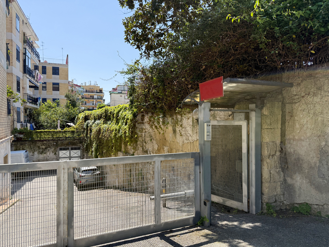 Ufficio con box a Napoli