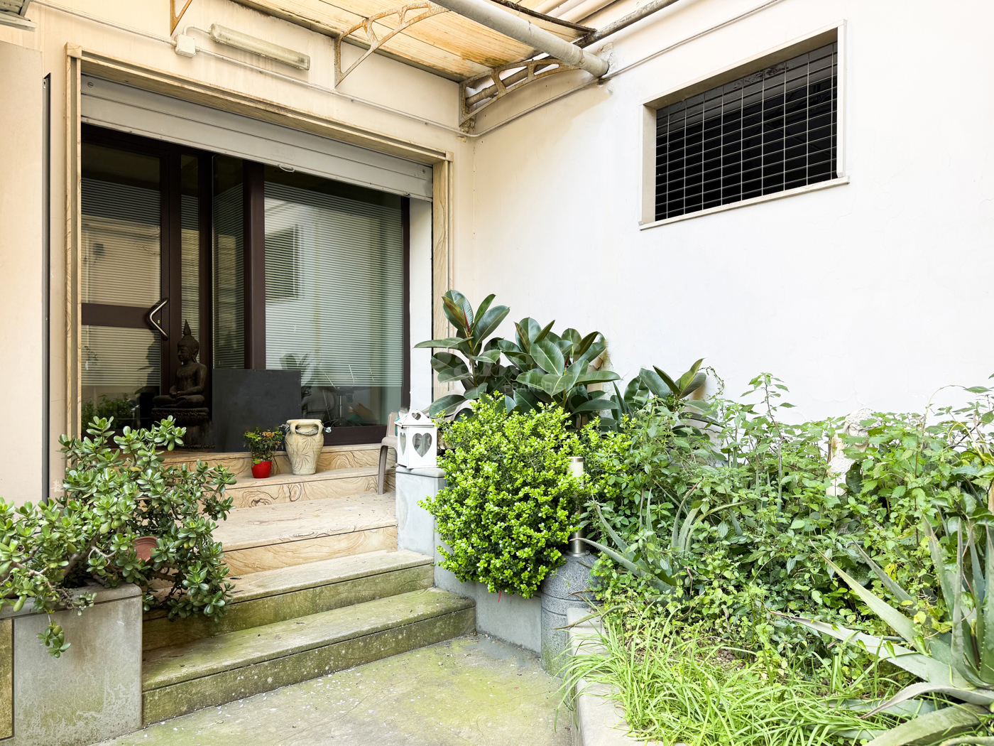 Ufficio con box a Napoli