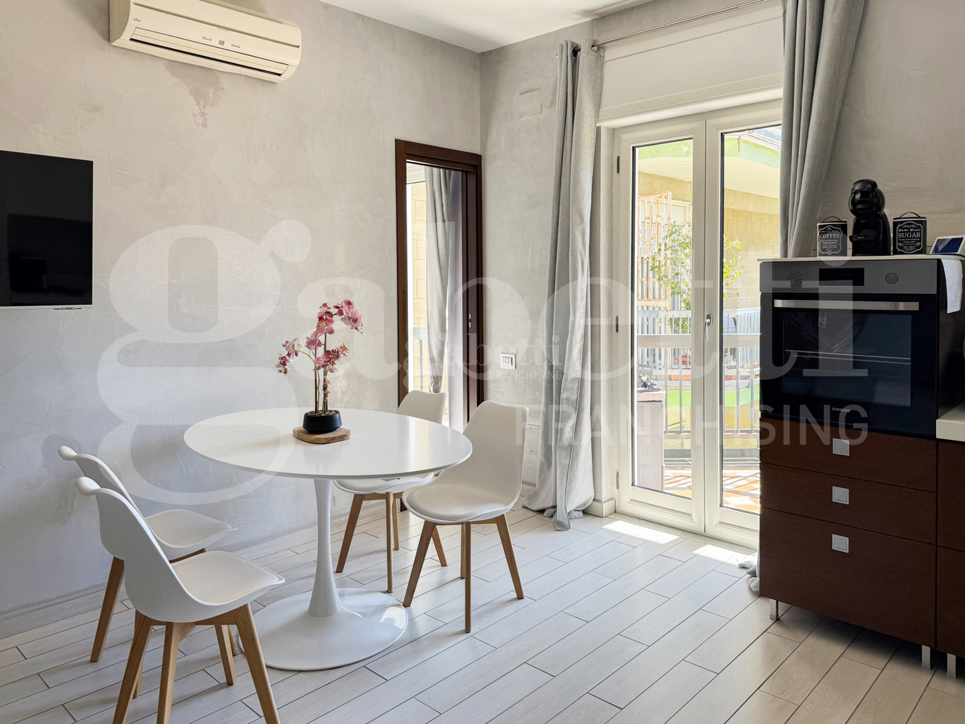 Appartamento con box a Napoli