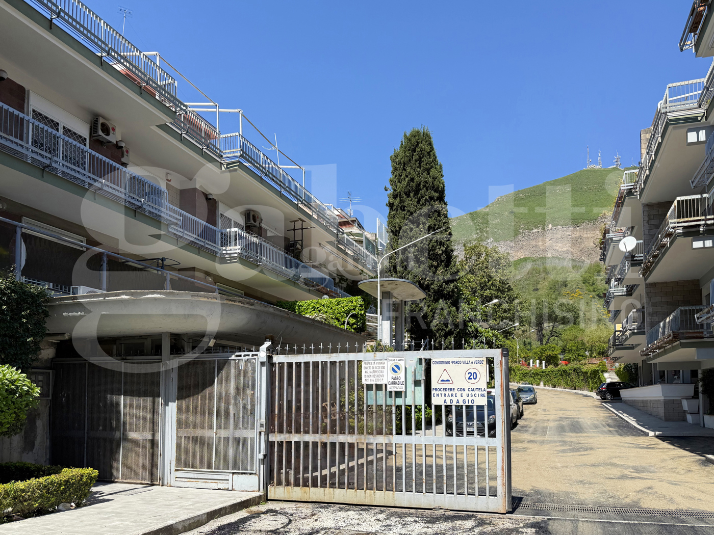 Appartamento con box a Napoli