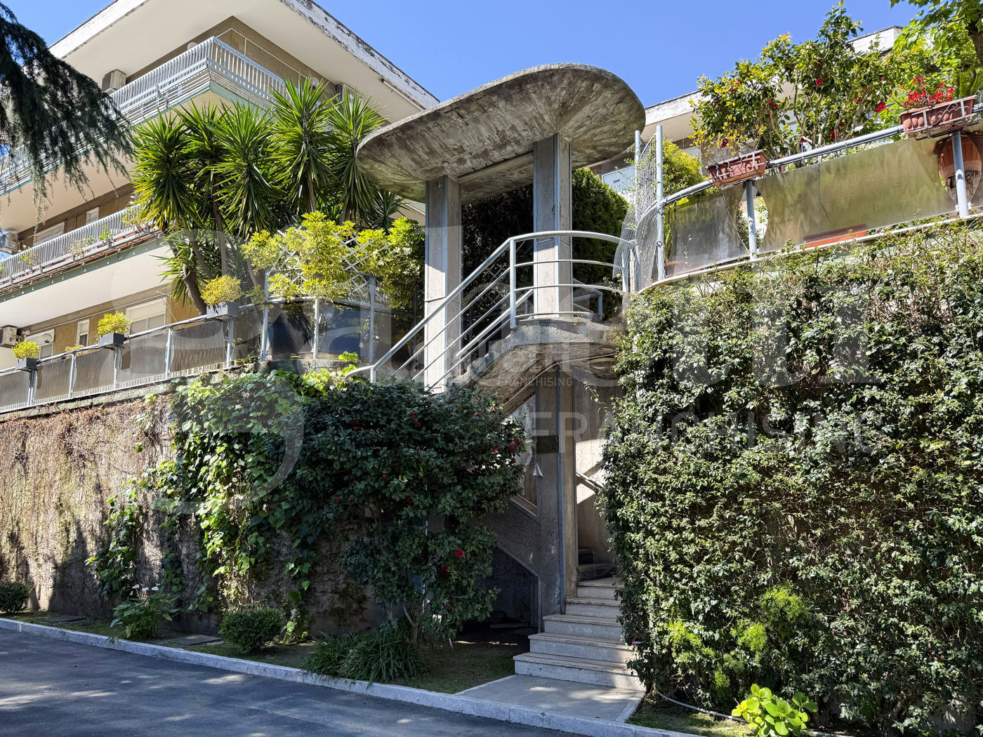 Appartamento con box a Napoli