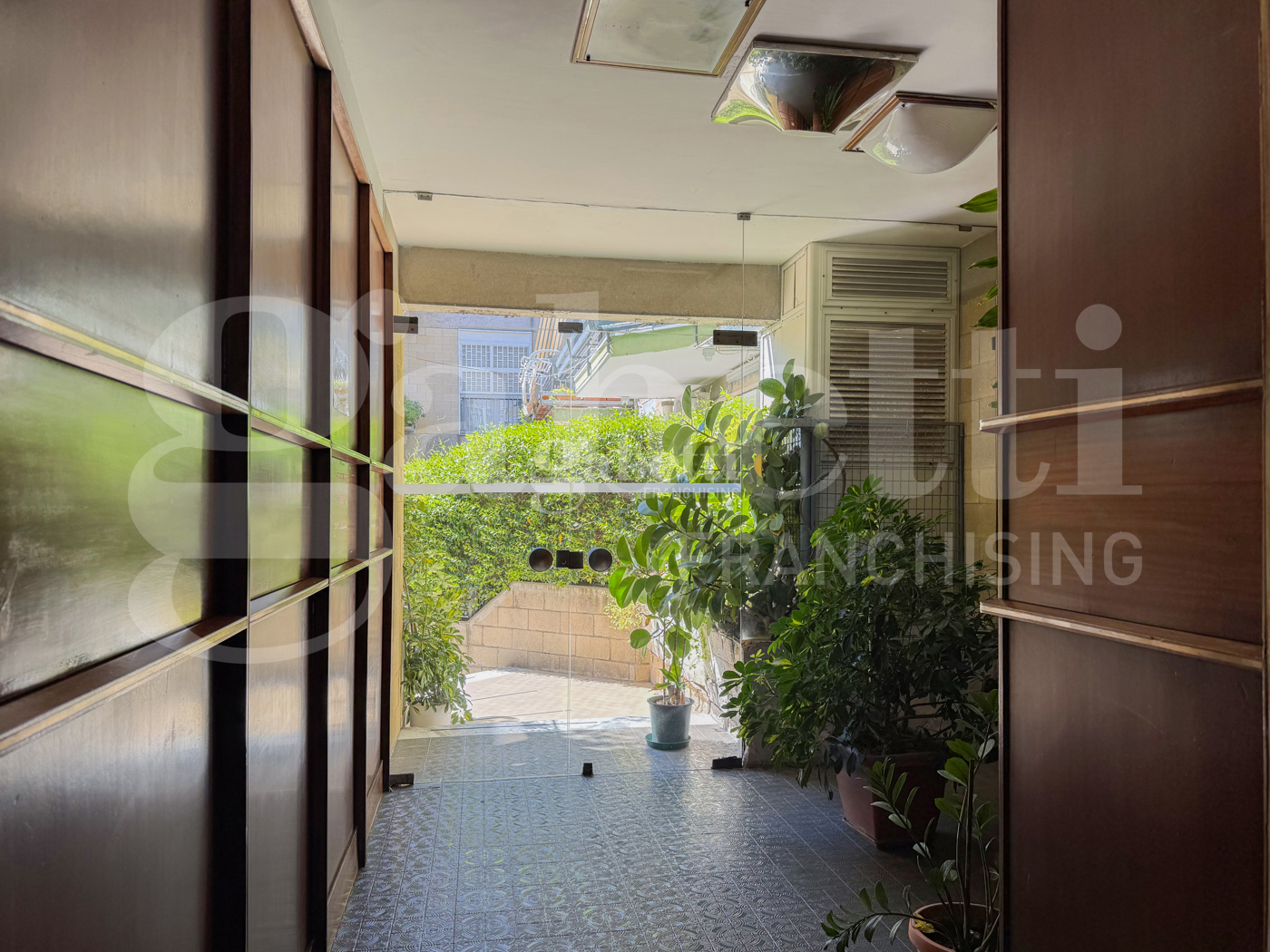 Appartamento con box a Napoli