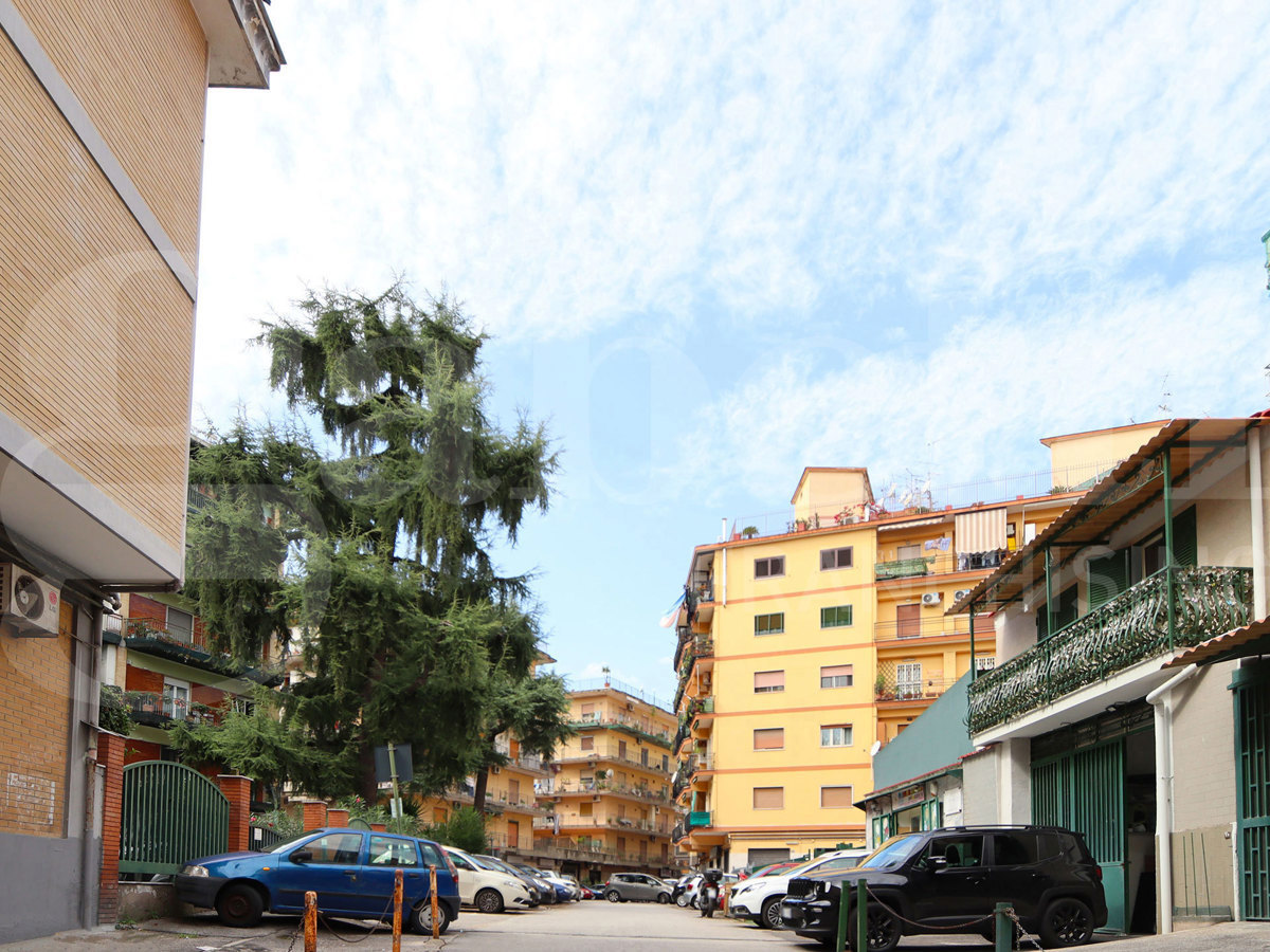 Magazzino in vendita a Napoli