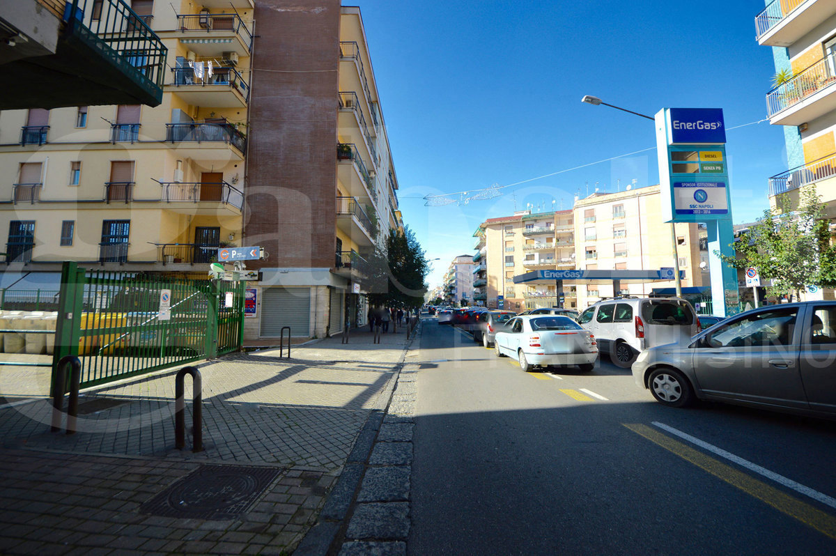 Magazzino in vendita a Napoli
