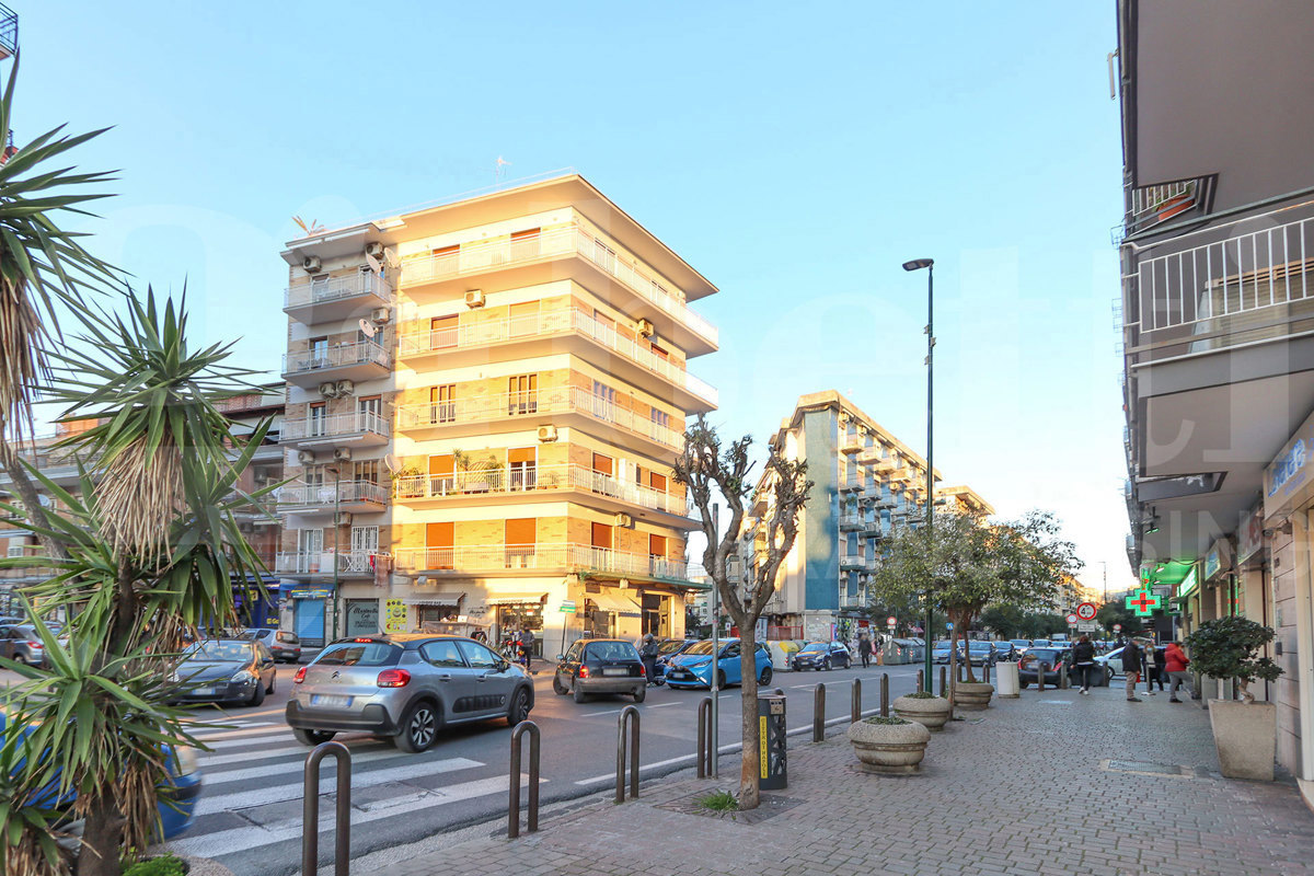 Magazzino in vendita a Napoli