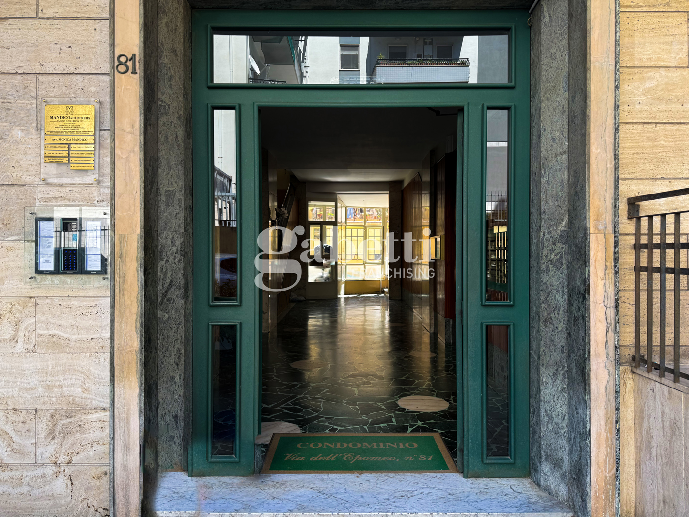Bilocale ristrutturato a Napoli