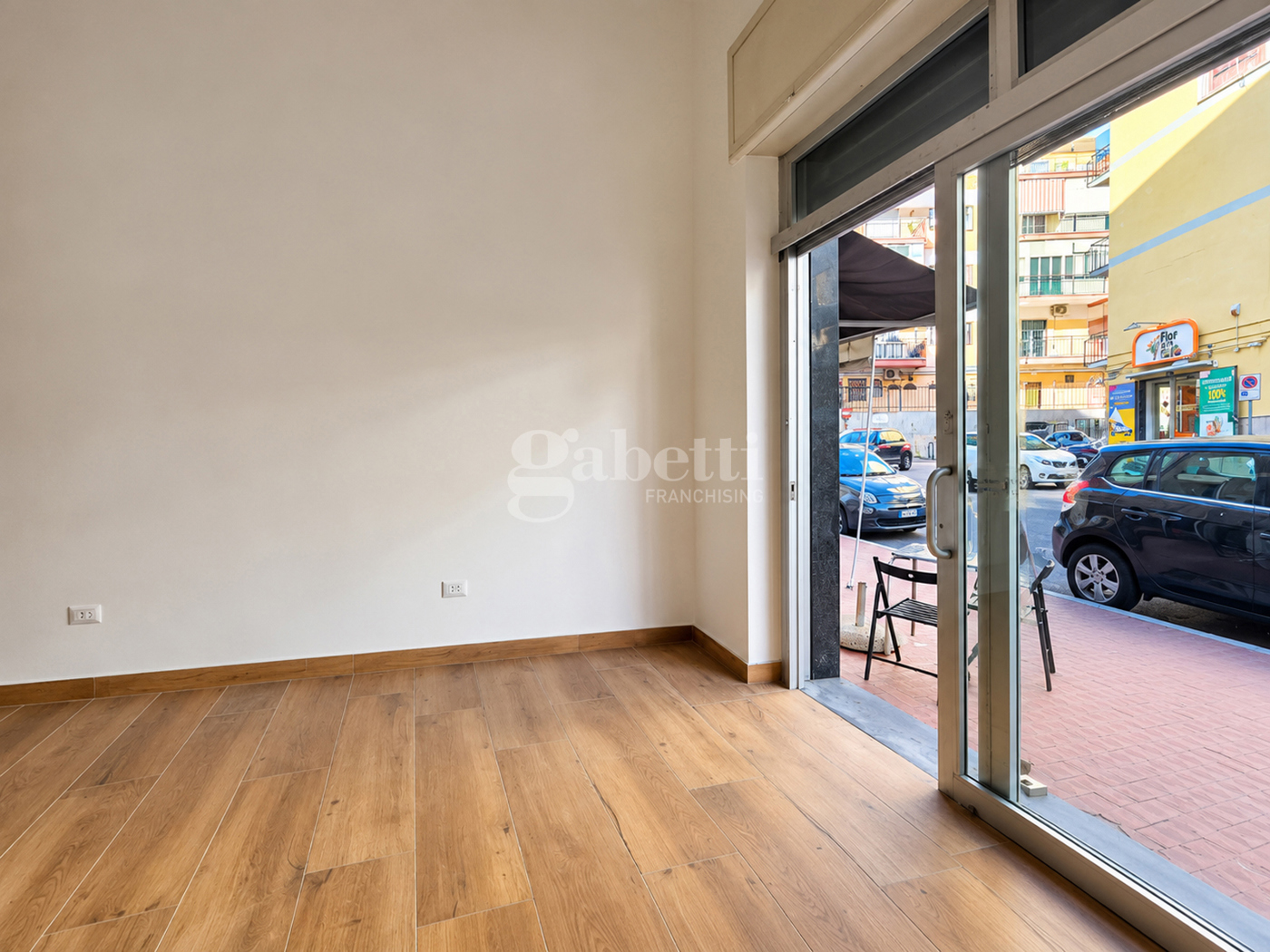 Negozio in affitto a Napoli