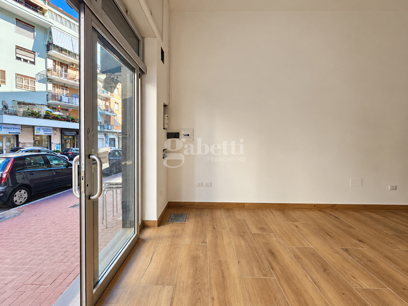 Negozio in affitto a Napoli