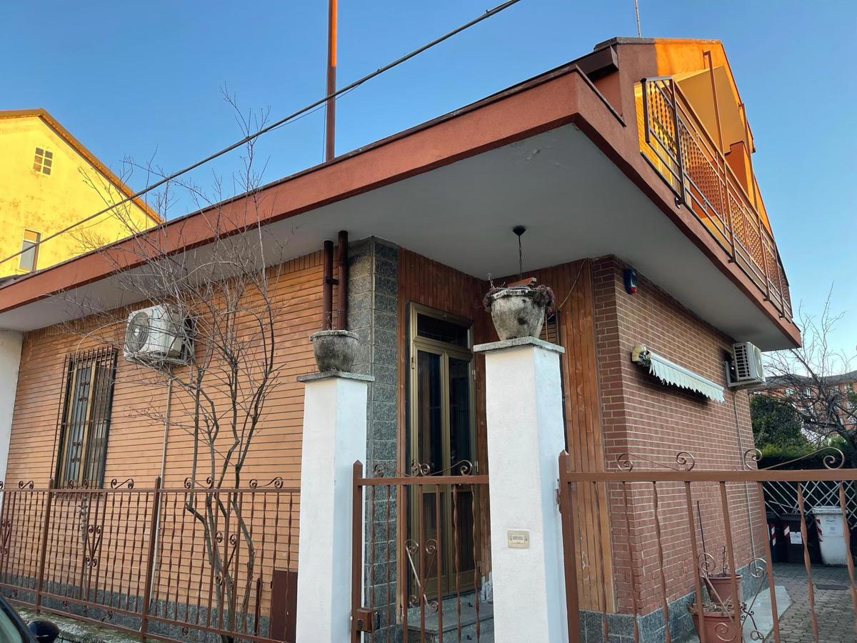 Casa indipendente da ristrutturare a Grugliasco