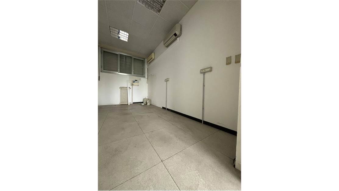 Ufficio con box doppio a Cinisello Balsamo