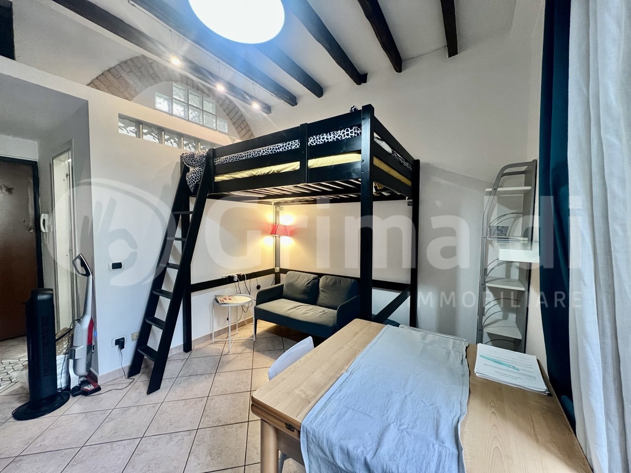 Monolocale arredato in affitto a Milano