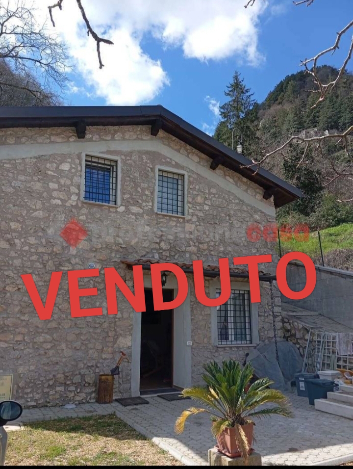 Villa in vendita a Rocca di Botte