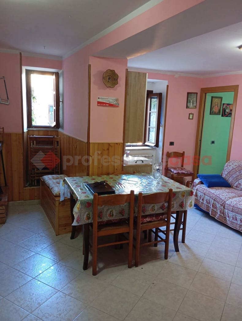 Casa indipendente in vendita a Vallinfreda