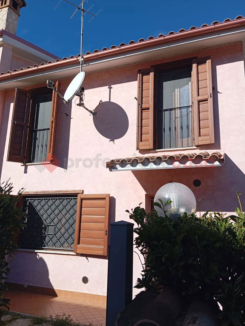 Villa con giardino a Rocca di Botte