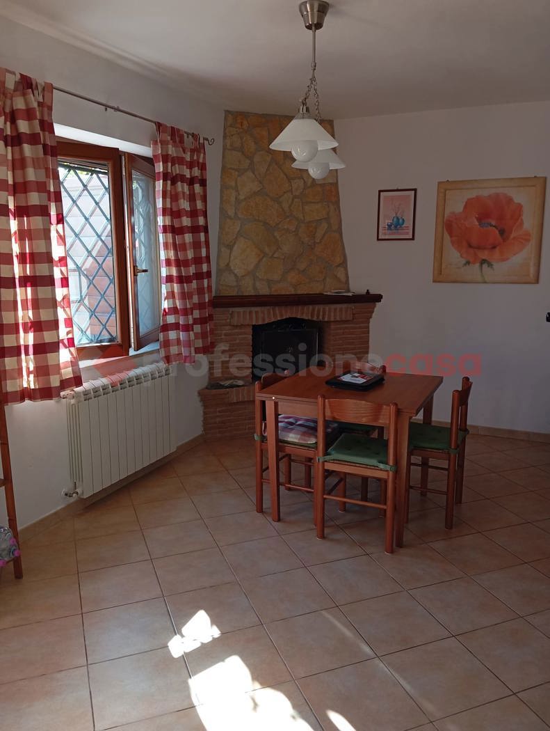 Villa con giardino a Rocca di Botte