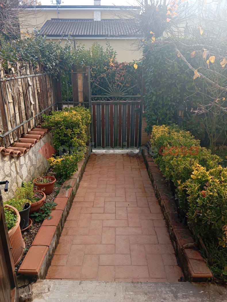 Villa con giardino a Rocca di Botte