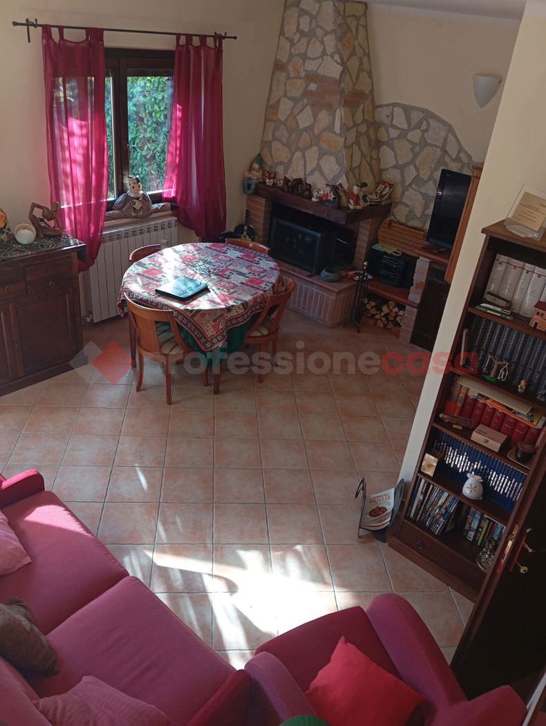 Villa con giardino a Rocca di Botte