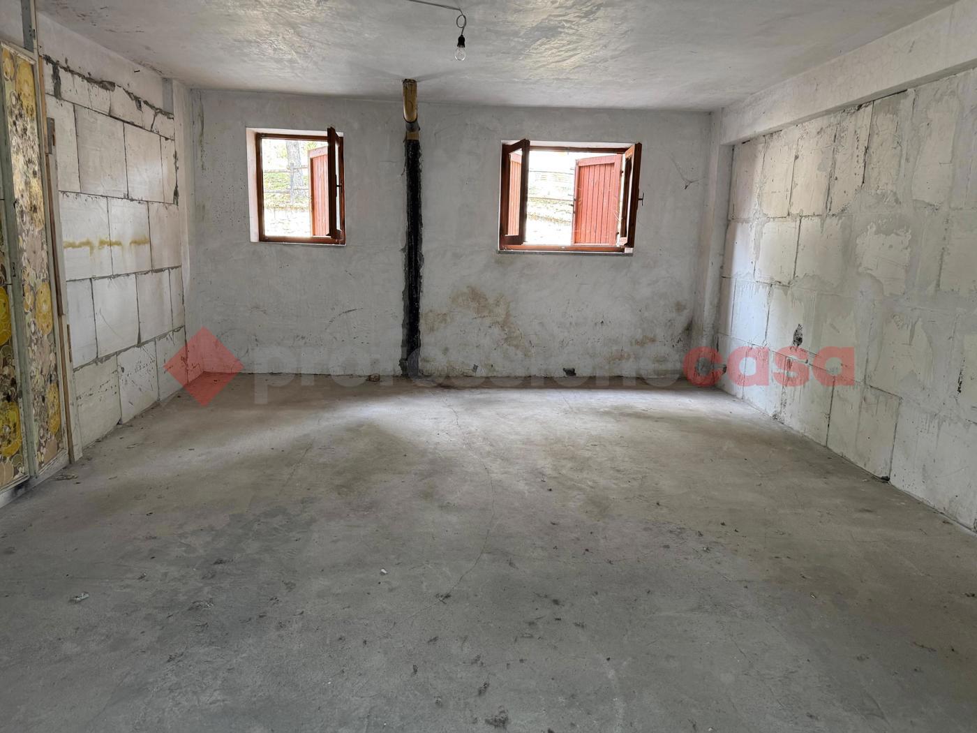 Box/Garage 27mq in vendita a Subiaco