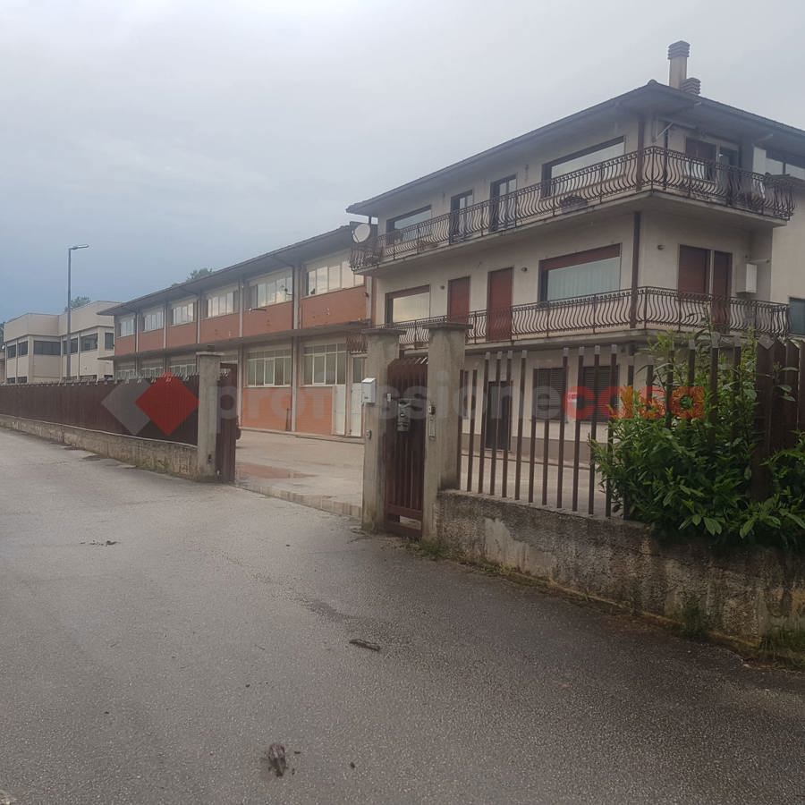 Ufficio con box doppio a Carsoli