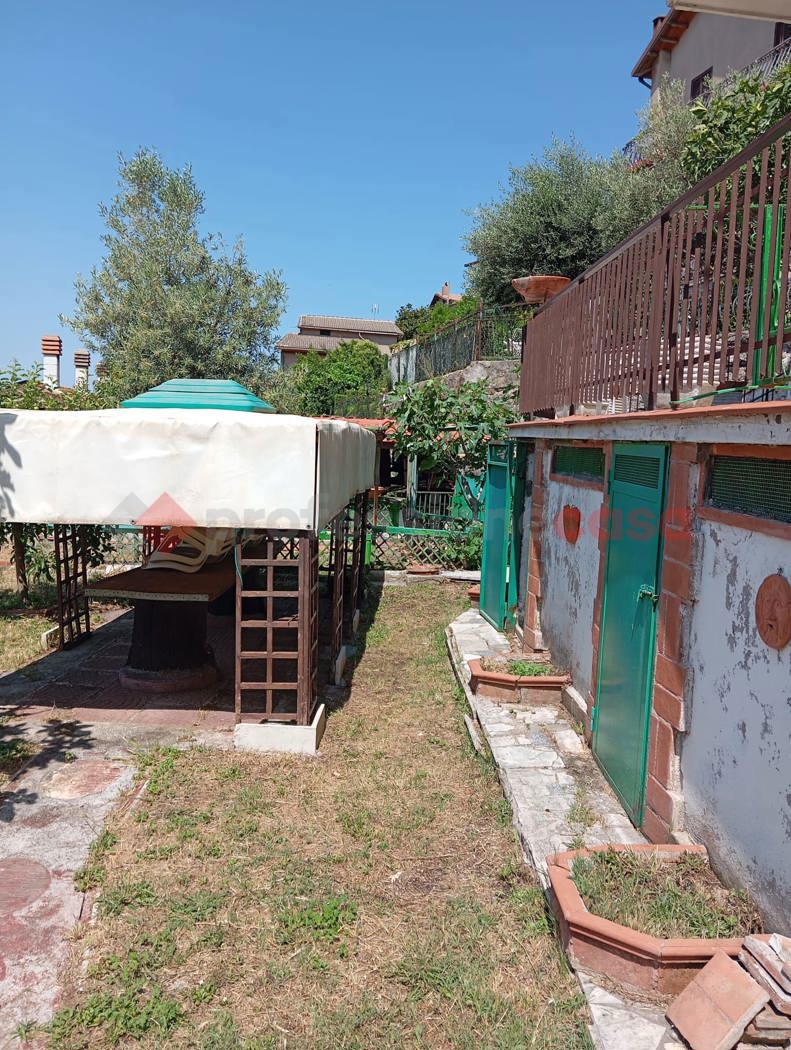 Appartamento in vendita a Pereto