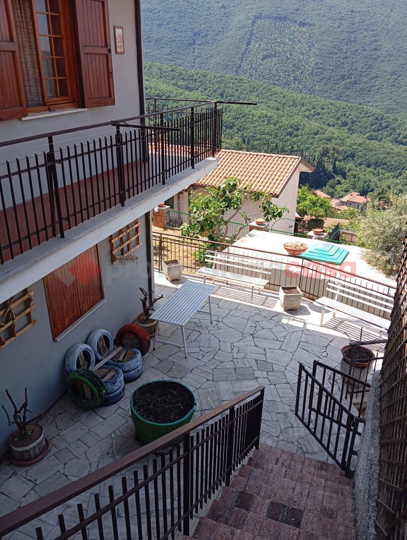 Appartamento in vendita a Pereto