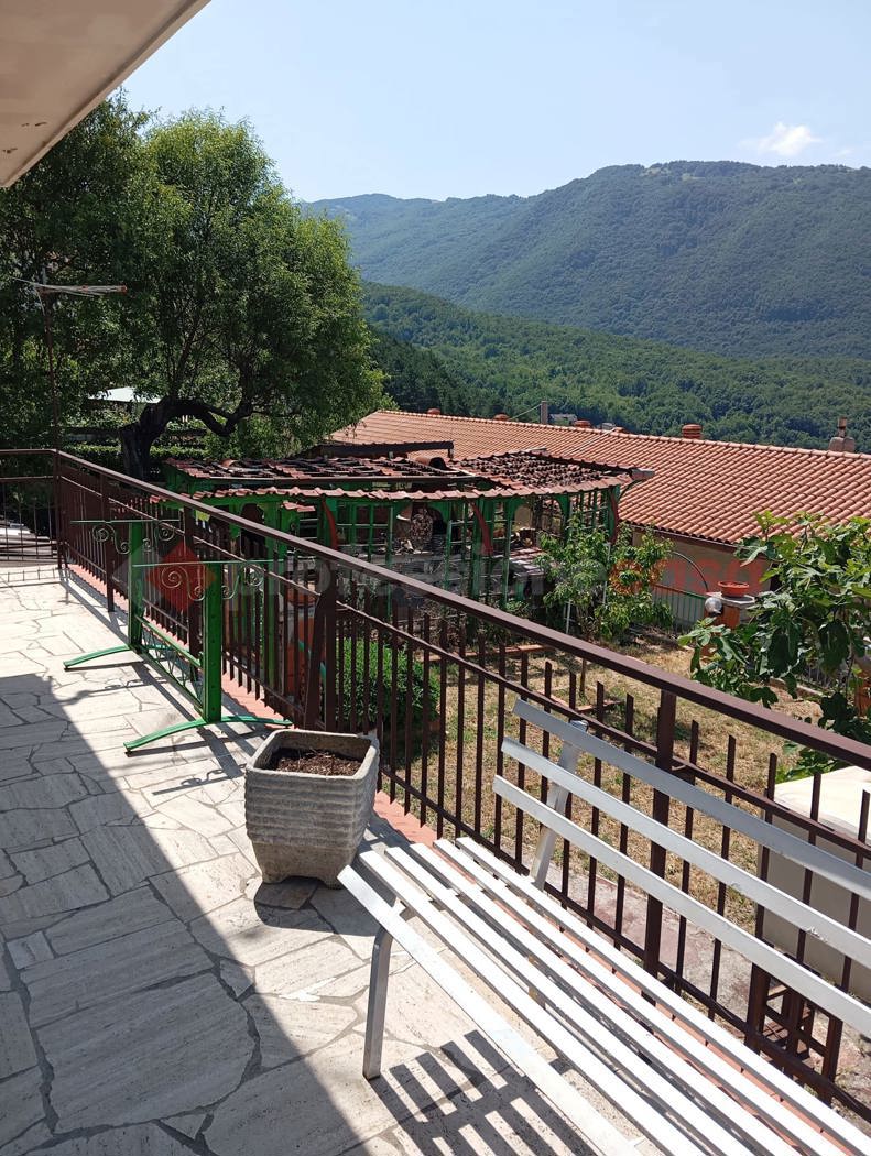 Appartamento in vendita a Pereto