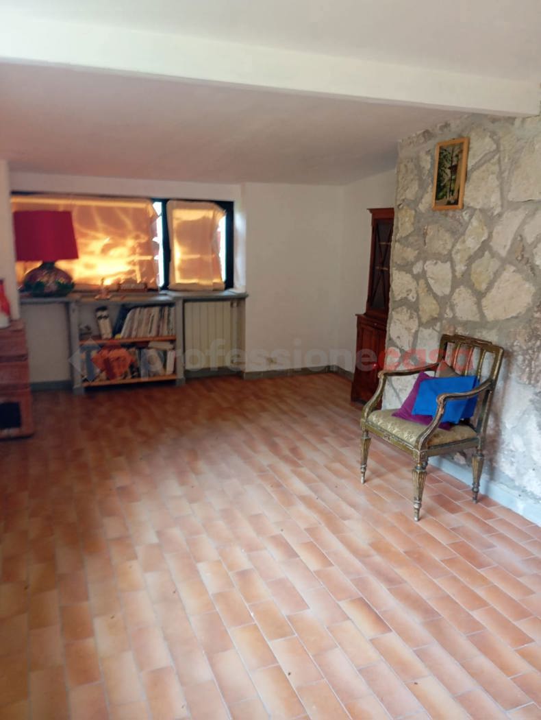 Casa indipendente in vendita a Vallinfreda