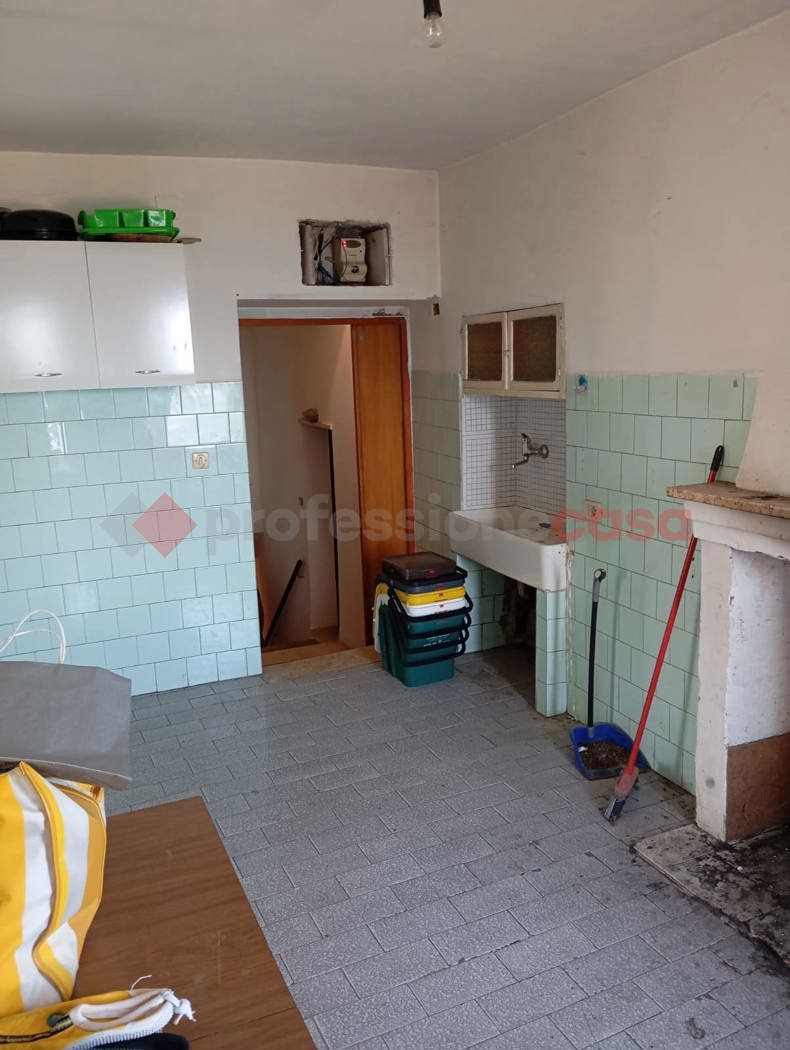 Trilocale da ristrutturare a Vallinfreda