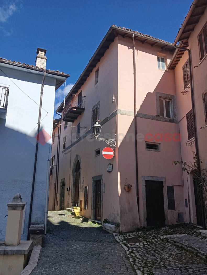 Appartamento da ristrutturare a Riofreddo