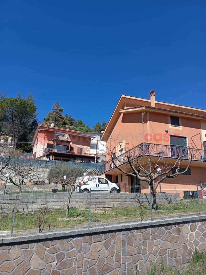 Villa Bifamiliare in vendita a Vallinfreda