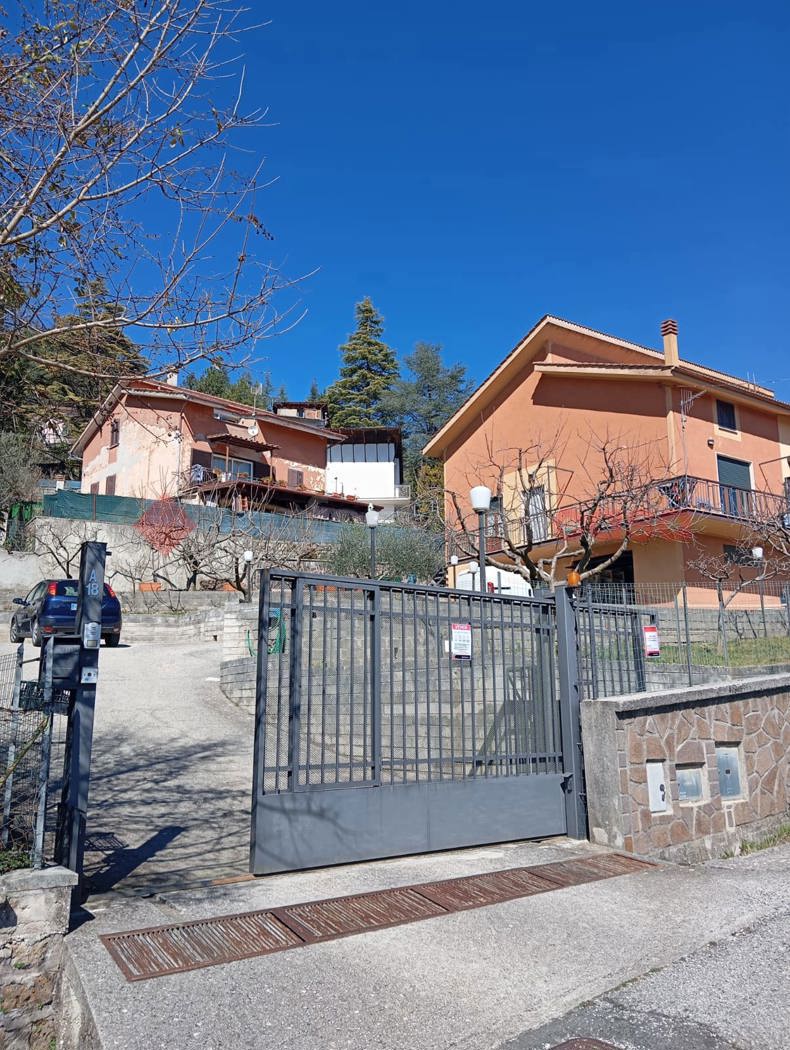 Villa Bifamiliare in vendita a Vallinfreda