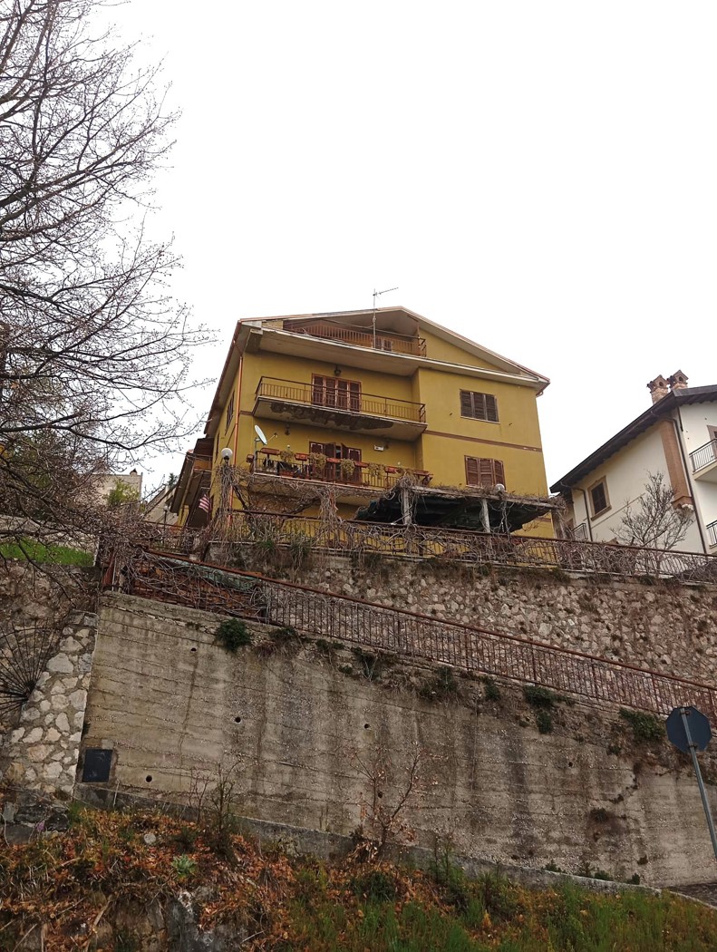 Quadrilocale in vendita a Pereto