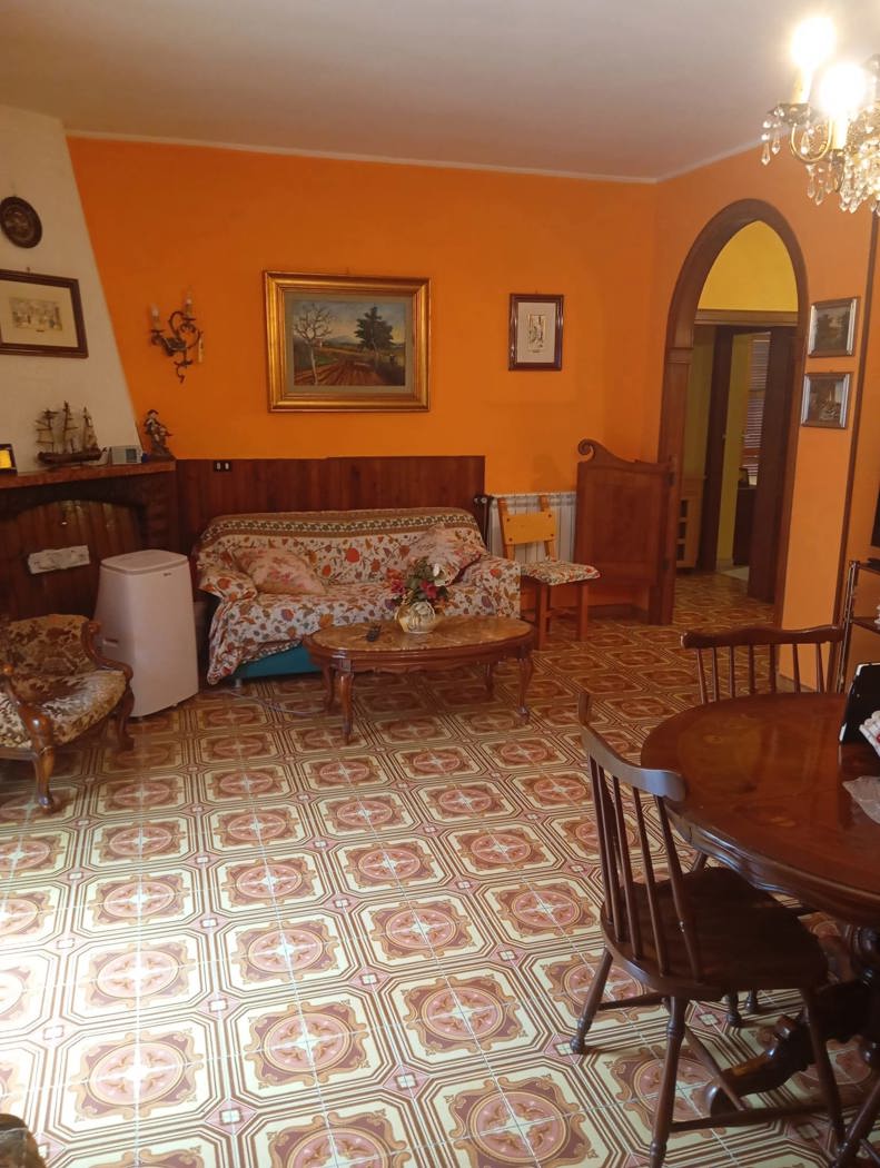 Quadrilocale in vendita a Pereto