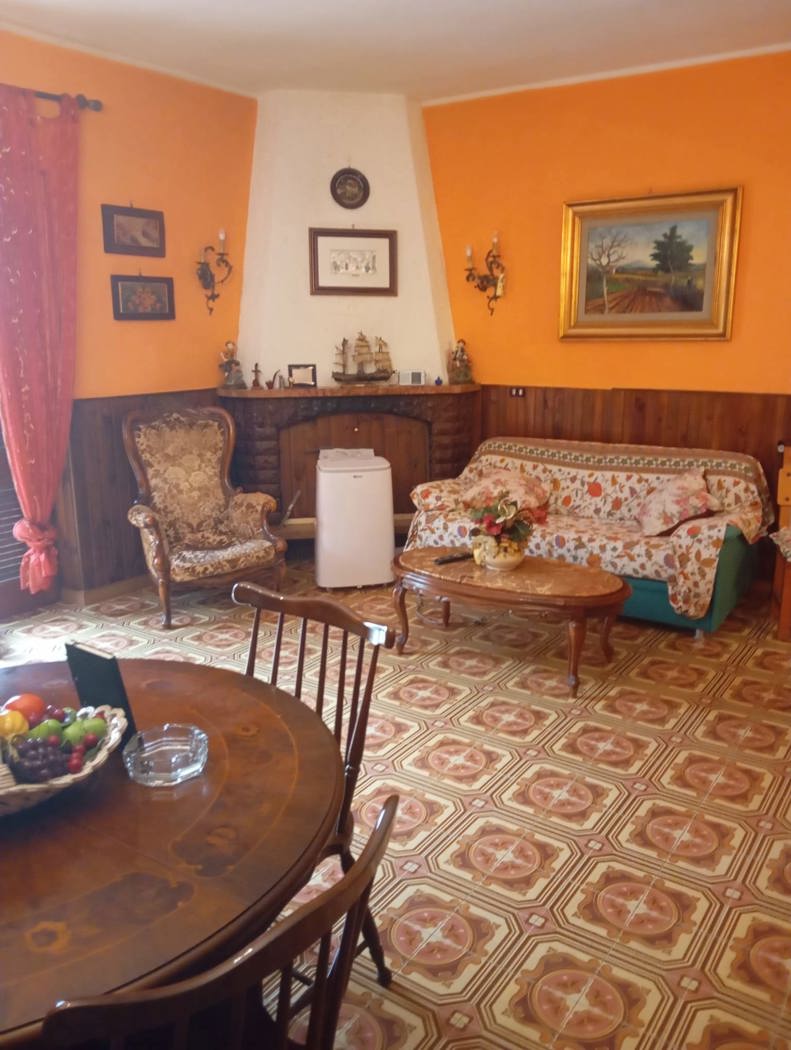 Quadrilocale in vendita a Pereto