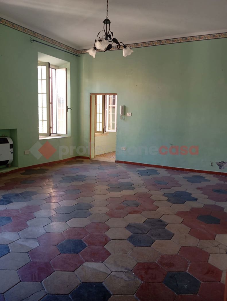 Casa indipendente da ristrutturare a Mandela