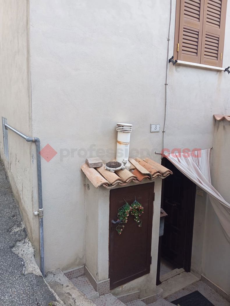 Casa indipendente in vendita a Vallinfreda