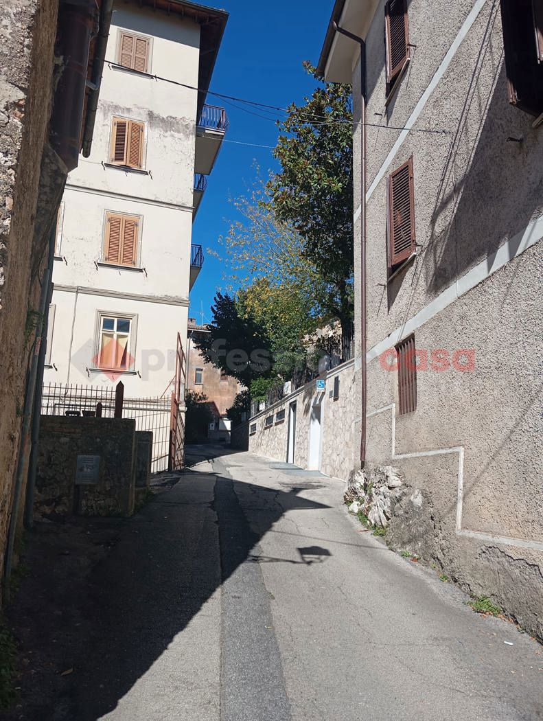 Casa indipendente in vendita a Marano Equo