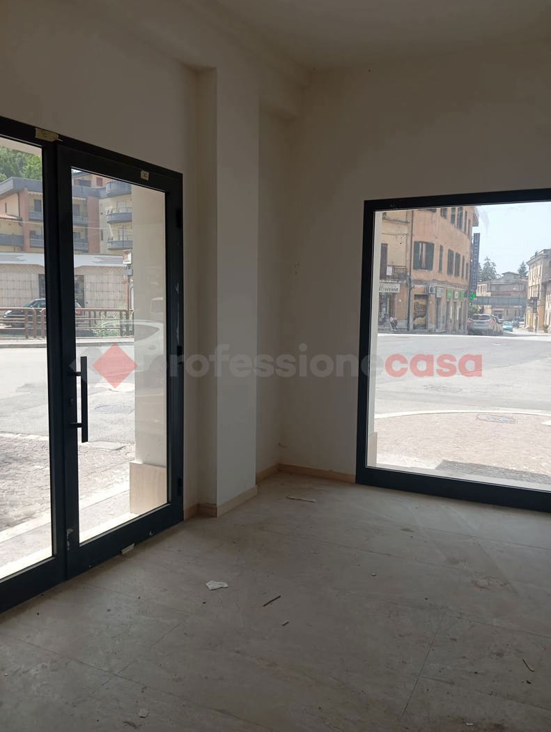 Negozio in affitto a Carsoli