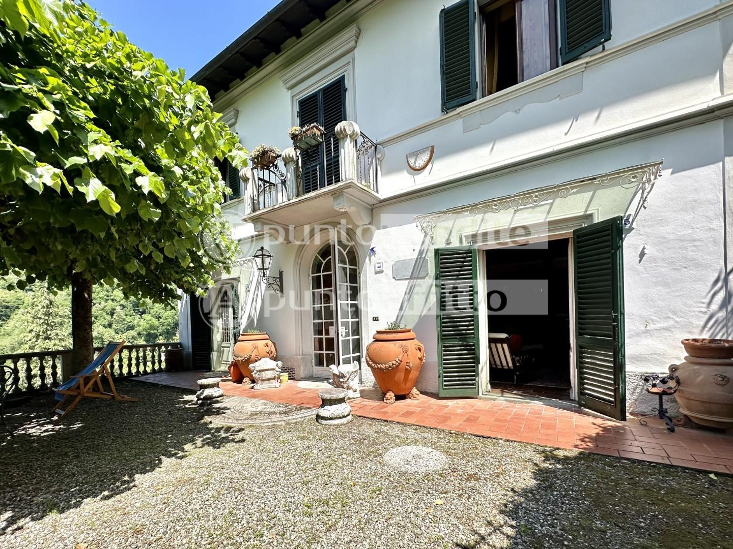 Villa con giardino a Bagni di Lucca