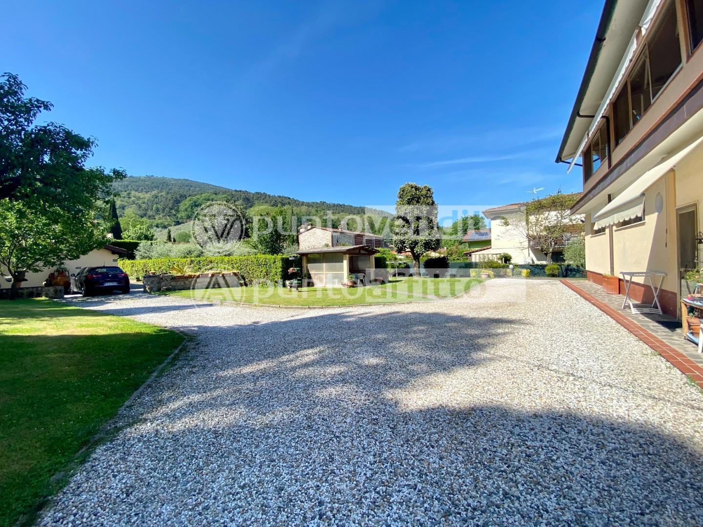 Casa indipendente con giardino, Capannori massa macinaia